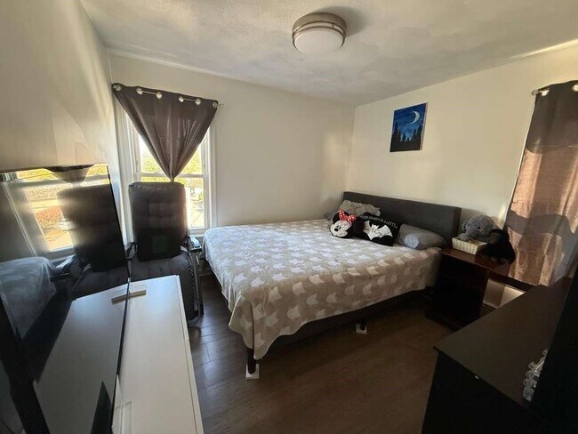 Foto del edificio - 642-648-648 Eastern Ave