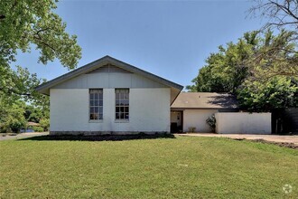 Building Photo - 1301 Thornridge Rd