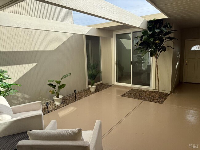 Foto del edificio - 840 Idylberry Rd