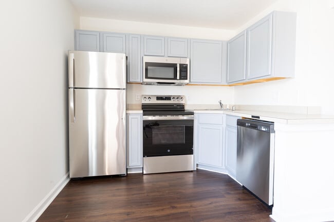 Building Photo - 144 S Killarney Ln