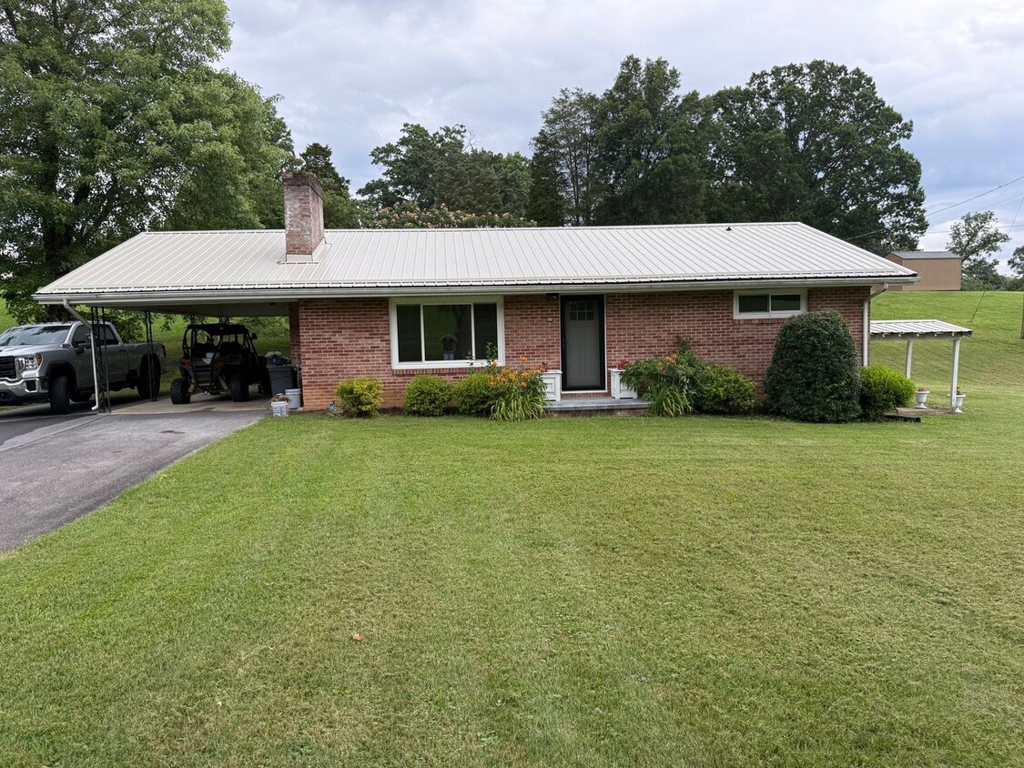 Primary Photo - Spotless & Spacious! 3BR Home Near Volunte...