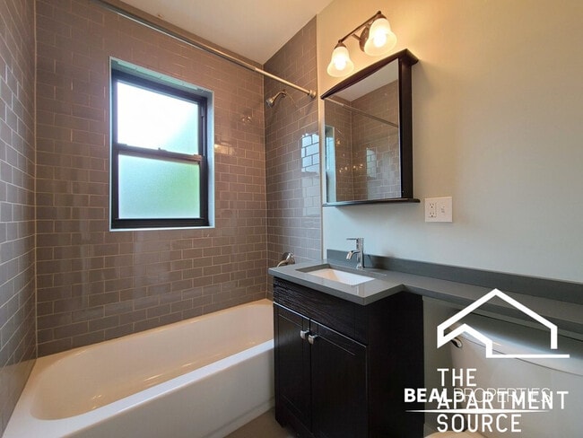 Photo - 4546 N Damen Ave Apartment