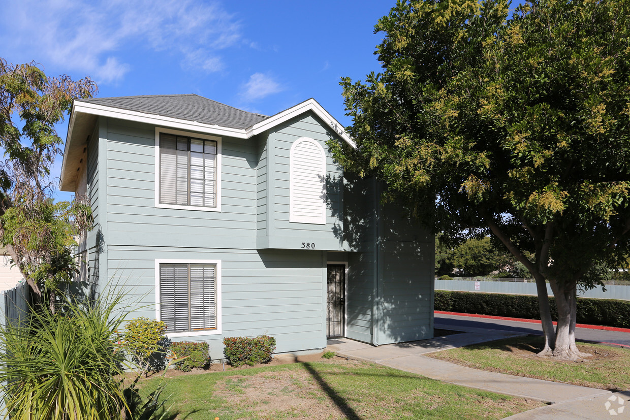 Primary Photo - Acacia Park Apartments