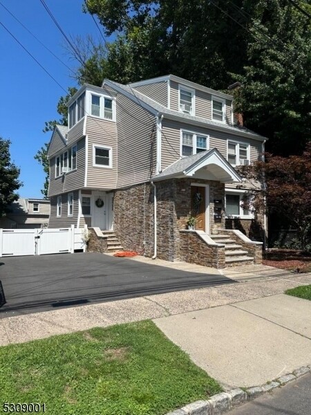 Primary Photo - 255 Newark Ave