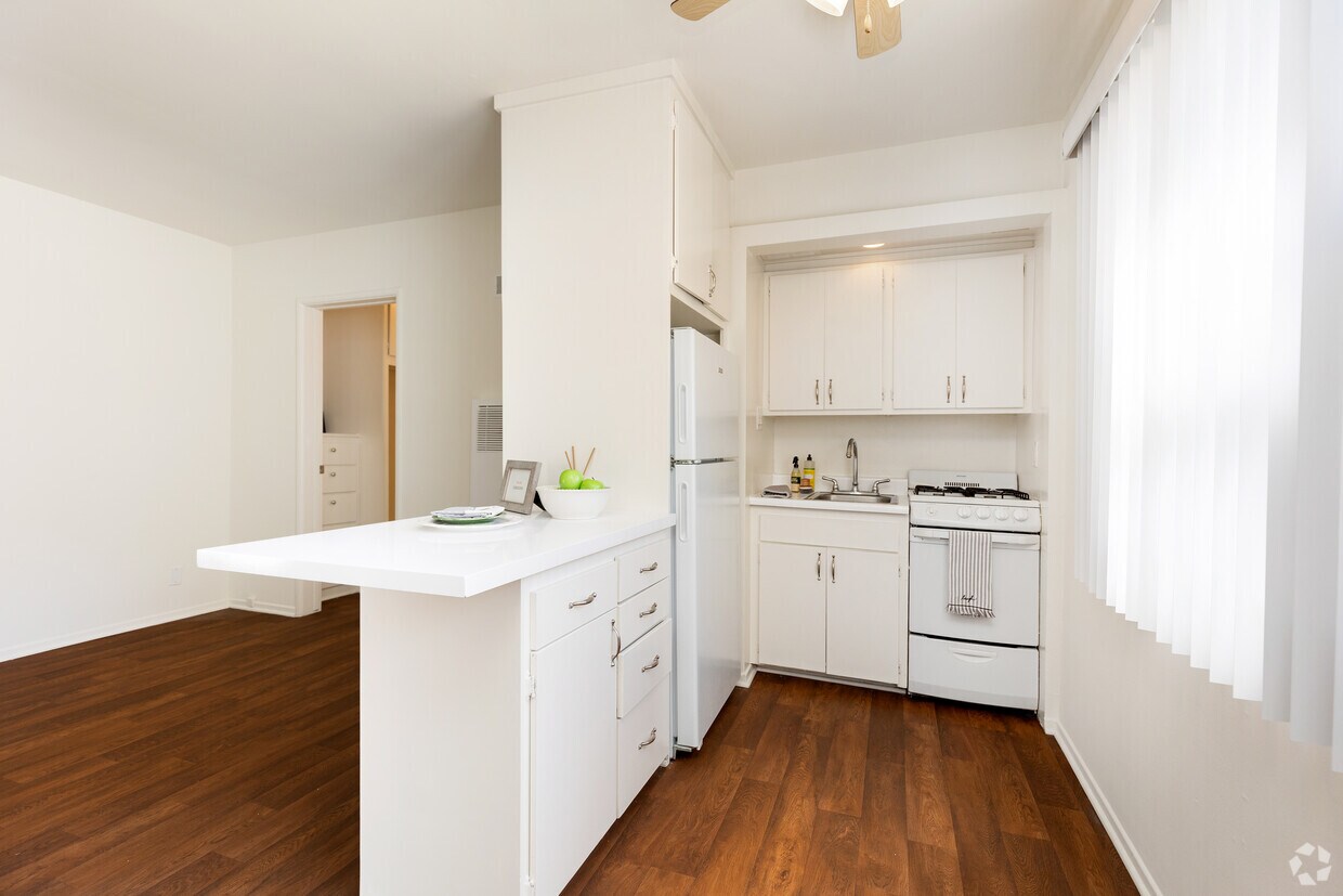 Strathmore Veteran Apartments in Los Angeles, CA