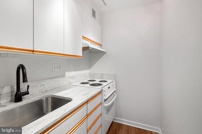 Foto del edificio - 224-30 W Rittenhouse Square