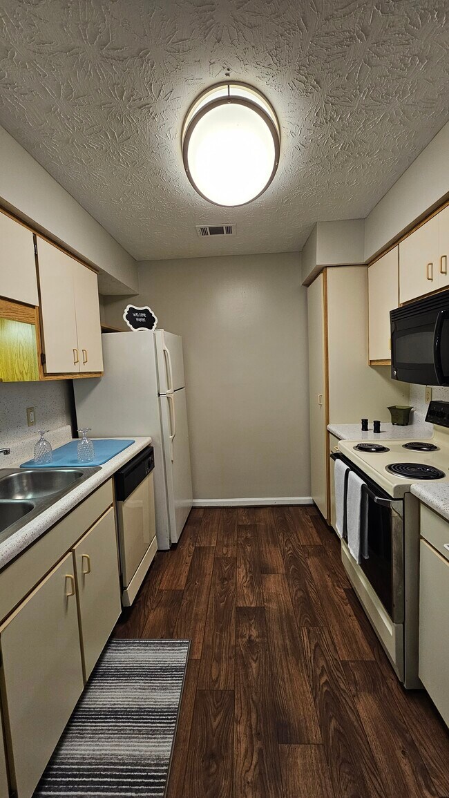 Greenleaf Apartments in Phenix City, AL