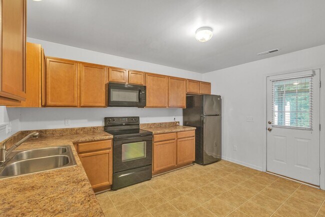 Foto del edificio - Affordable two bedroom townhome available ...