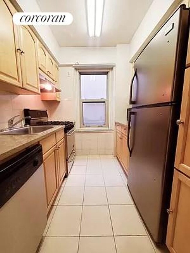 Building Photo - 159 W 53rd St