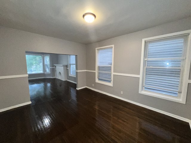 Foto del edificio - 2879 E 77th St