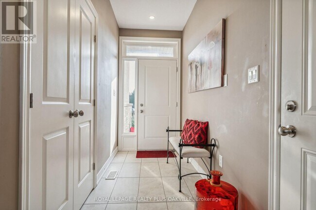 Building Photo - 71 Locheed Dr