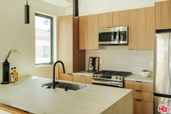 Foto del edificio - 1343 S Ogden Dr