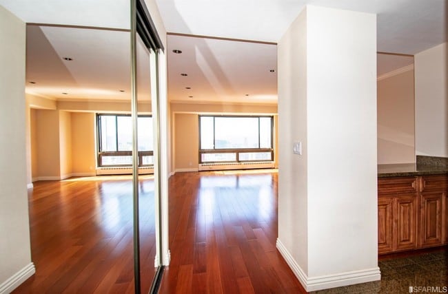 Foto del edificio - 1177 California St