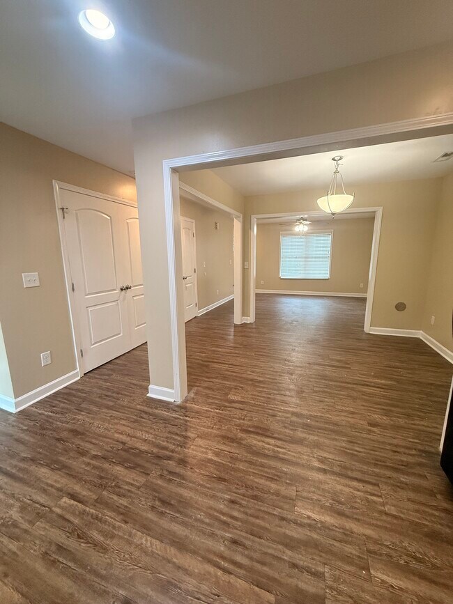 Dinning/Living Room Area - 905 Cedar St