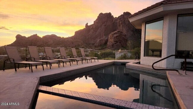 Building Photo - 5655 Camelback Canyon Dr
