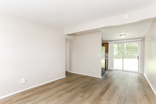 Building Photo - 1009 Beckner Ave