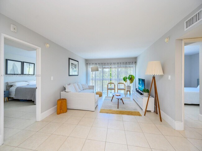 Building Photo - 255 Galen Dr