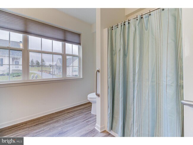 Building Photo - 209 Rose View Dr