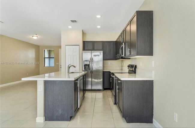 Foto del edificio - 3440 W 110th St