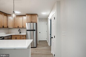 Building Photo - 300 N Penn St