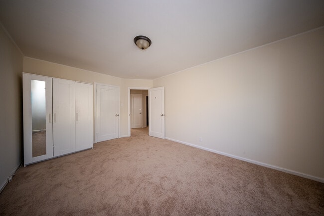 Building Photo - 483 Monterey Blvd