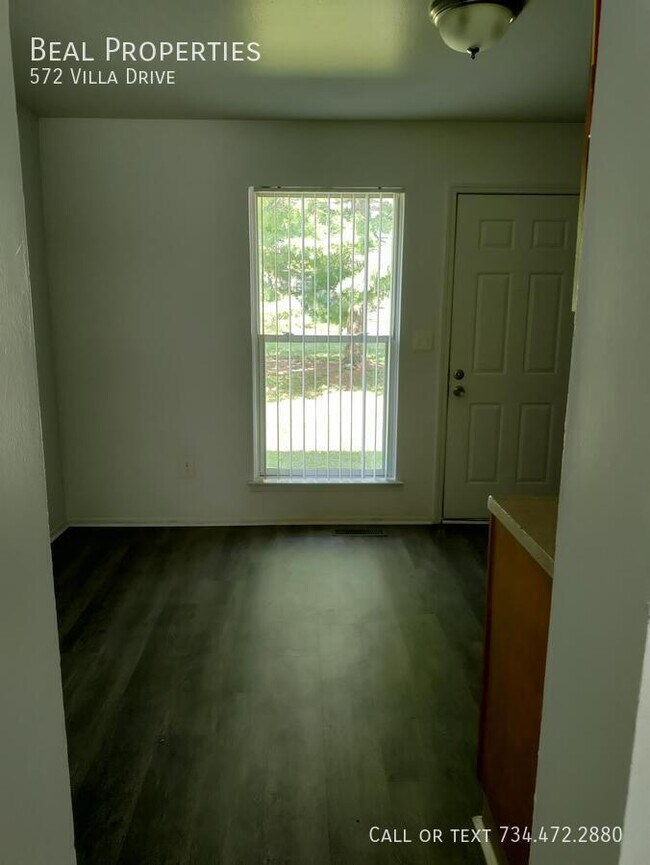 Foto del edificio - 572 Villa Dr