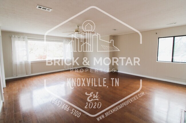 Foto del edificio - 110 Powell Rd