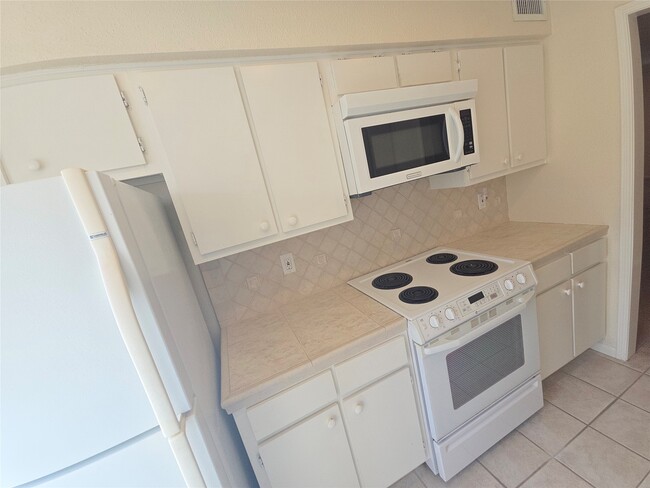 Building Photo - 2350 Bering Dr