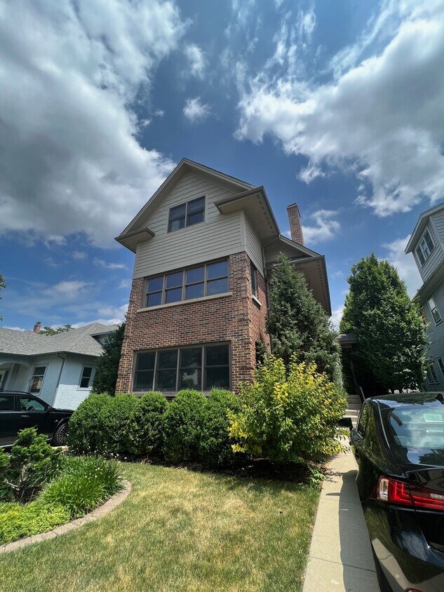 Primary Photo - 23 7th Ave