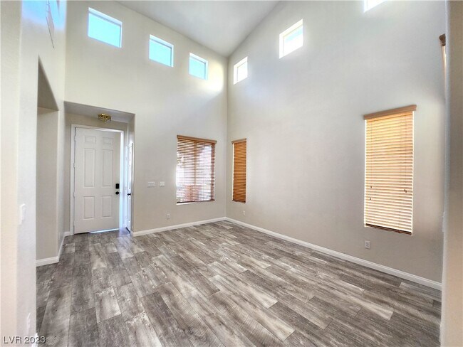 Foto del edificio - 6057 Clear Sail Ct