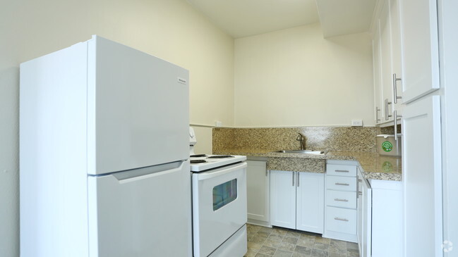 Studio, 1BA - 475 SF - Charbern Apartment Homes