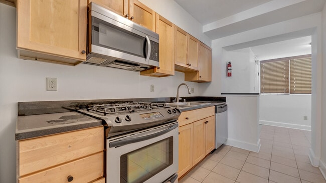 Photo - 301 Whittier St NW Apartment