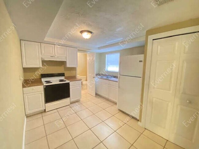 Building Photo - 5515 Cheyenne Dr
