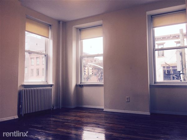 Primary Photo - 301 Sackett St