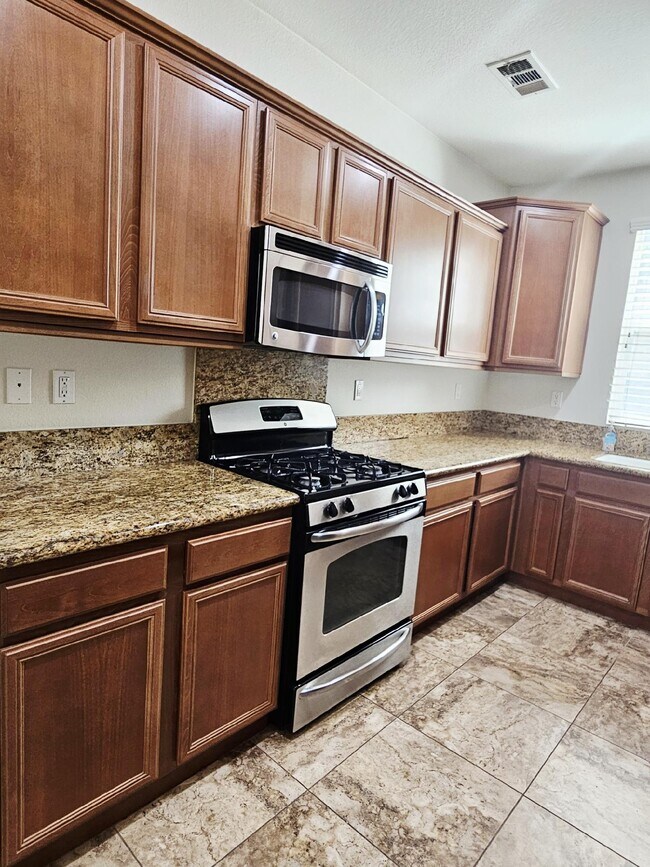Building Photo - 45846 Daviana Way
