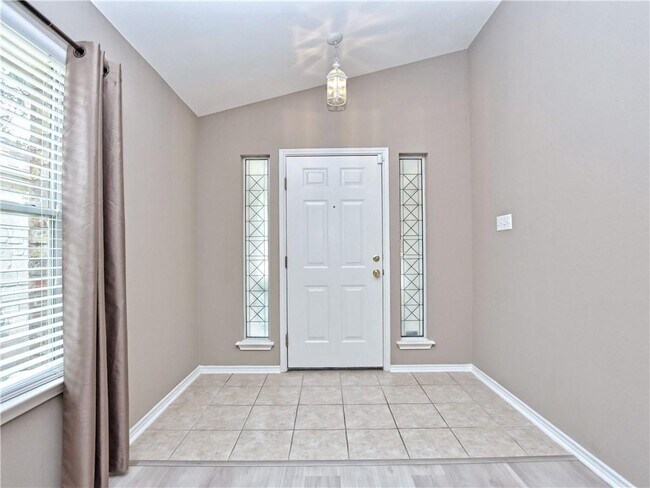 Foto del edificio - 806 Hank Aaron Ln