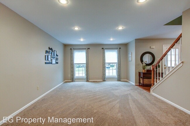 Building Photo - 4 br, 2.5 bath House - 121 Drake Ln.