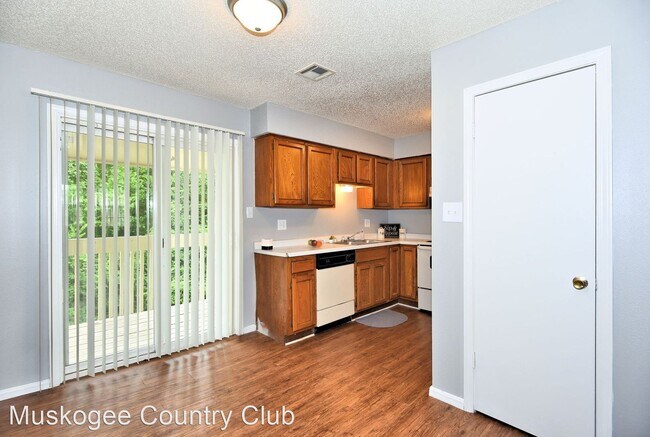 Foto del edificio - 3711 Club Estates Dr