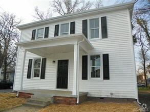 Building Photo - 1100 Highland View Ave