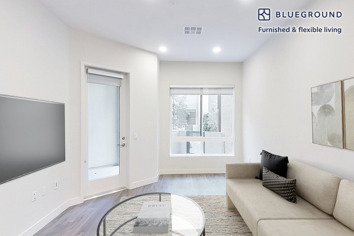 Foto principal - 185 S State College Blvd