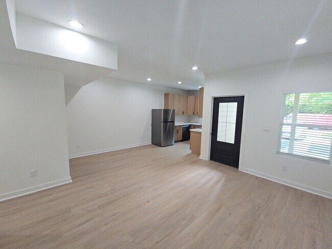 Photo - 8101 Venus St Apartment