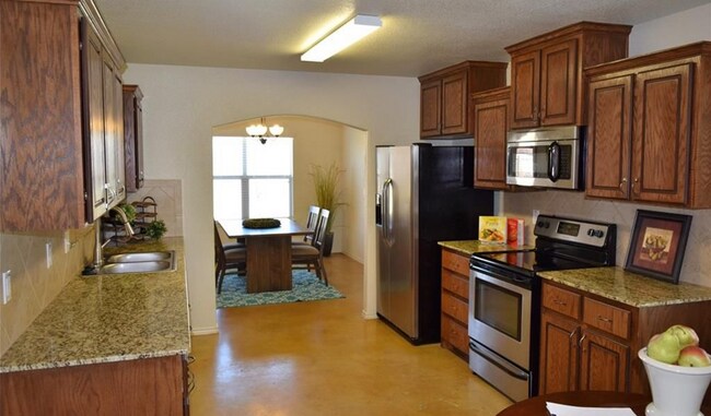 Building Photo - 2711 Tara Dr