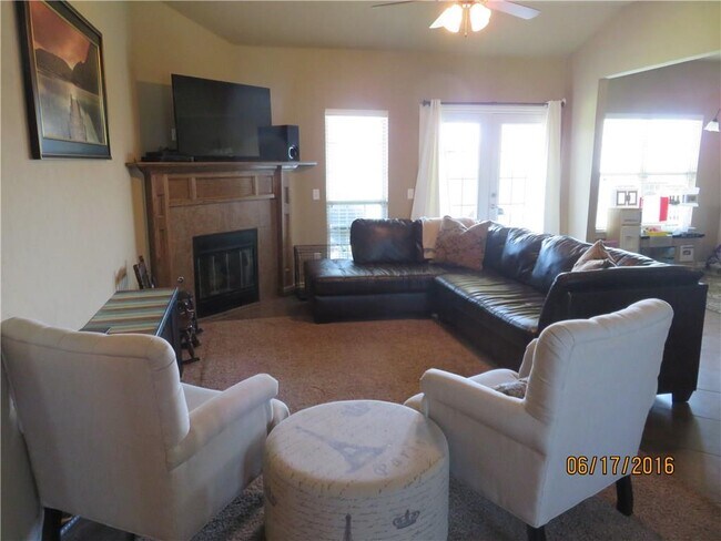 Building Photo - 1132 Glen Eagles Ct