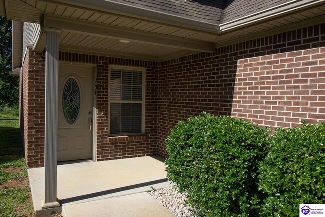 Building Photo - 134 Twin Lakes Dr