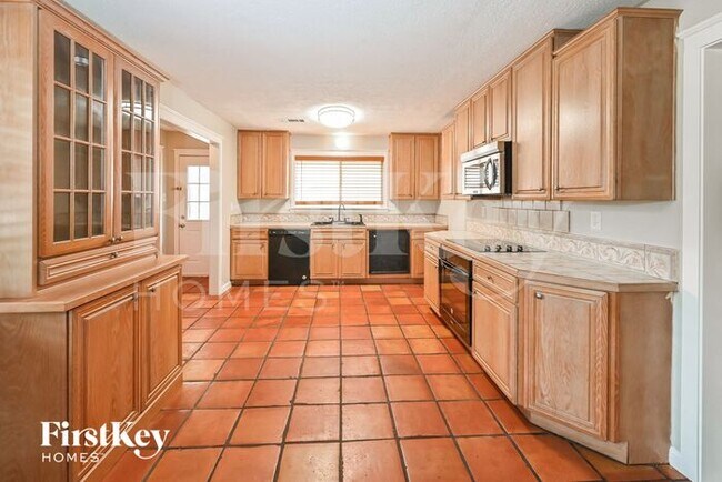 Building Photo - 4003 Chapel Square Dr