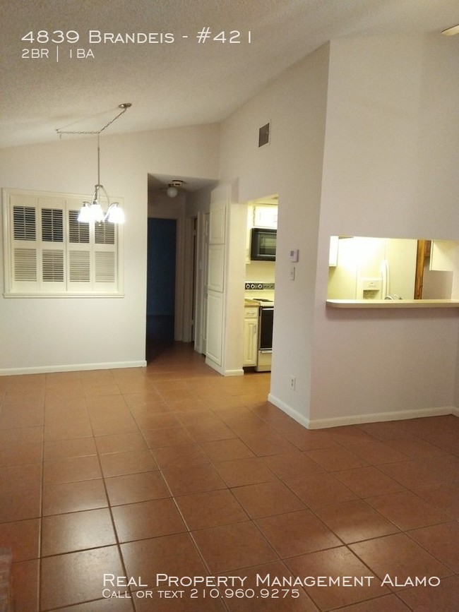 Building Photo - 4839 Brandeis St