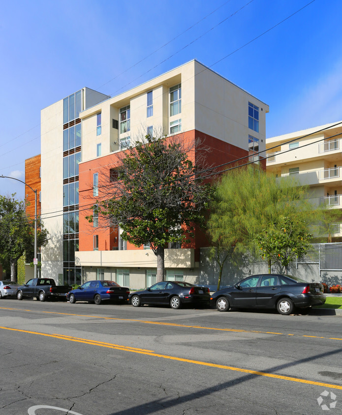 Building Photo - Rosewood Gardens