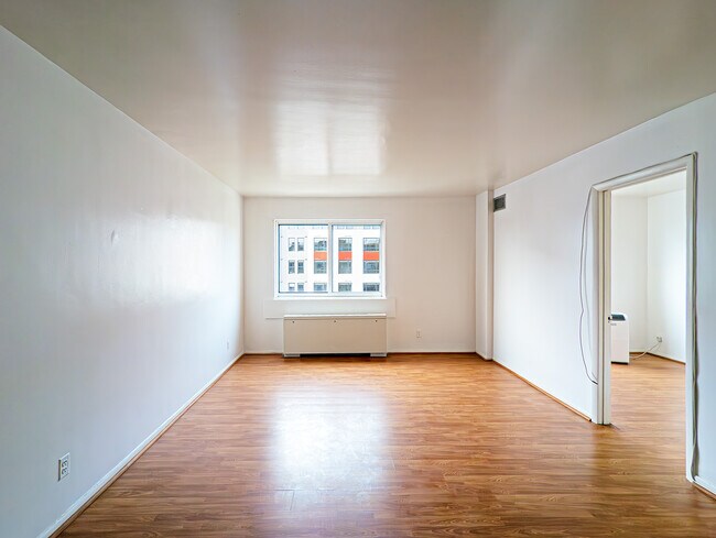 Foto del edificio - 4330 Hartwick Rd