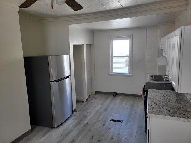 Building Photo - 425 Ohio Ave