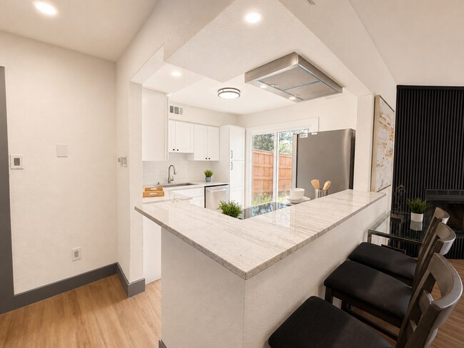 Building Photo - 4247 Madera Rd